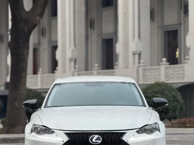 Lexus IS 2014
