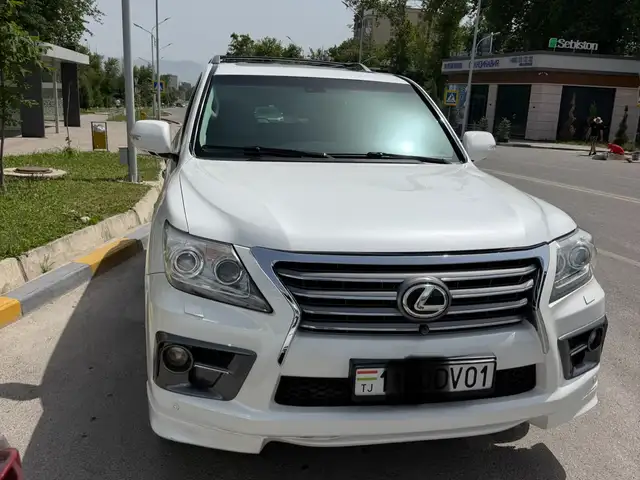 Lexus LX 2011