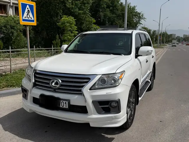 Lexus LX 2011