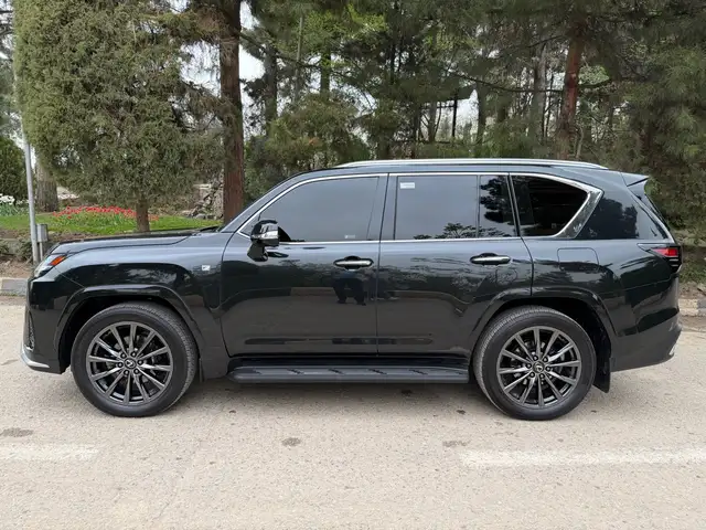 Lexus LX 2024