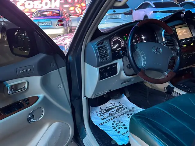 Lexus LX 2006