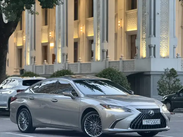 Lexus ES 2024