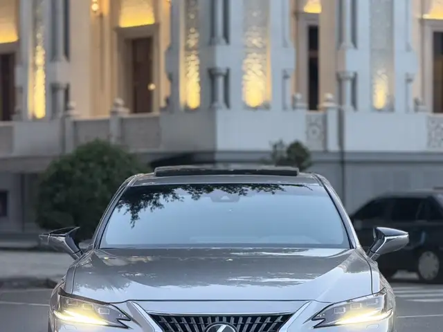 Lexus ES 2024