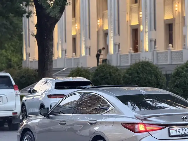Lexus ES 2024
