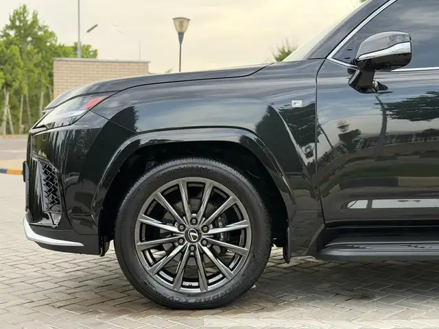 Lexus LX 2025