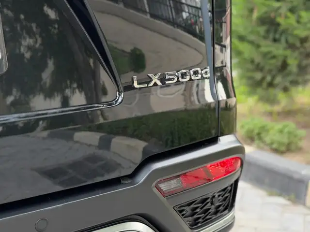 Lexus LX 2025