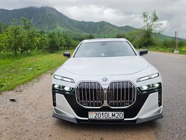 BMW 7 2013
