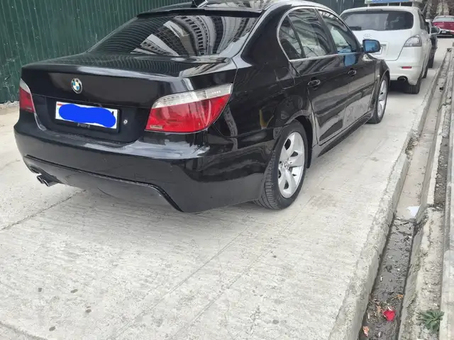 BMW 5 2004