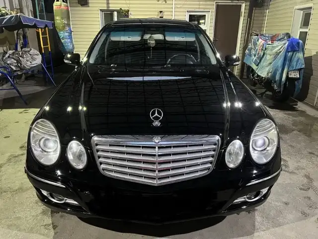 Mercedes -Benz E class 2006