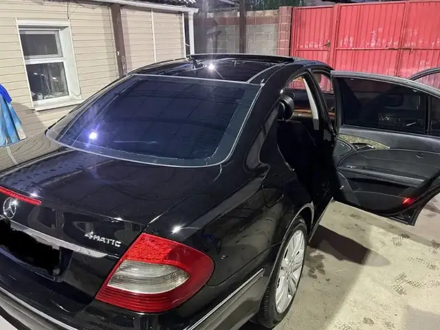 Mercedes -Benz E class 2006