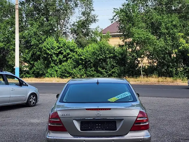 Mercedes -Benz E class 2006