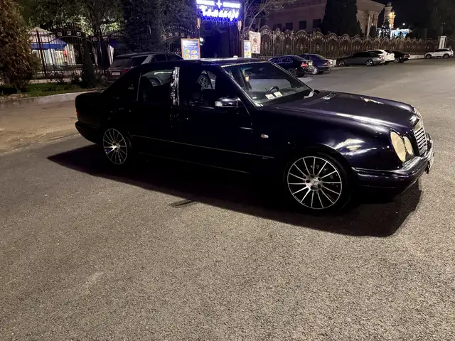 Mercedes -Benz E class 1996