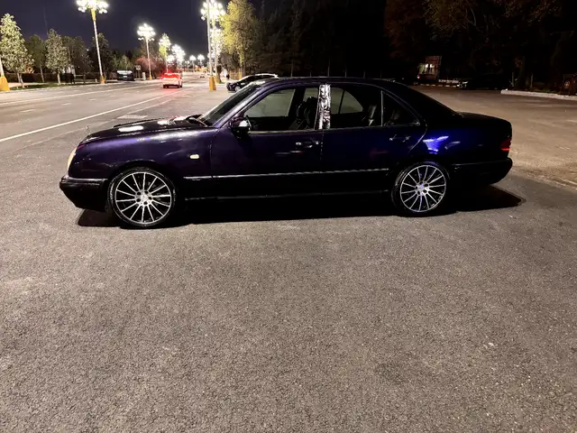 Mercedes -Benz E class 1996