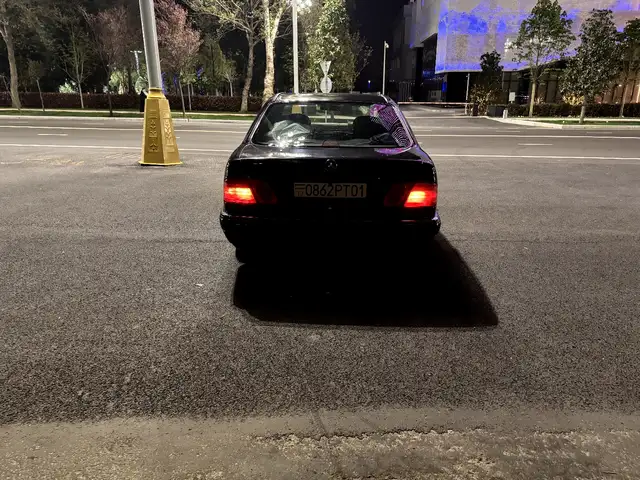 Mercedes -Benz E class 1996