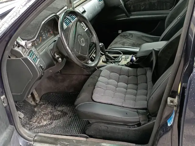 Mercedes -Benz E class 1996