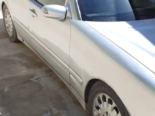 Mercedes -Benz E class 1996