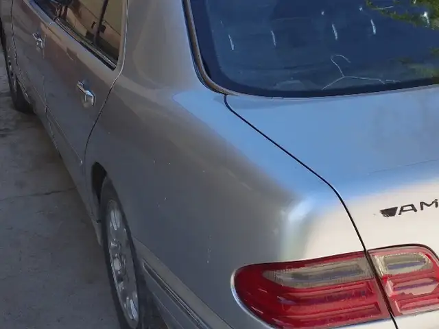 Mercedes -Benz E class 1996