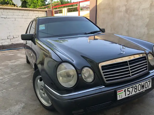 Mercedes -Benz E class 1995