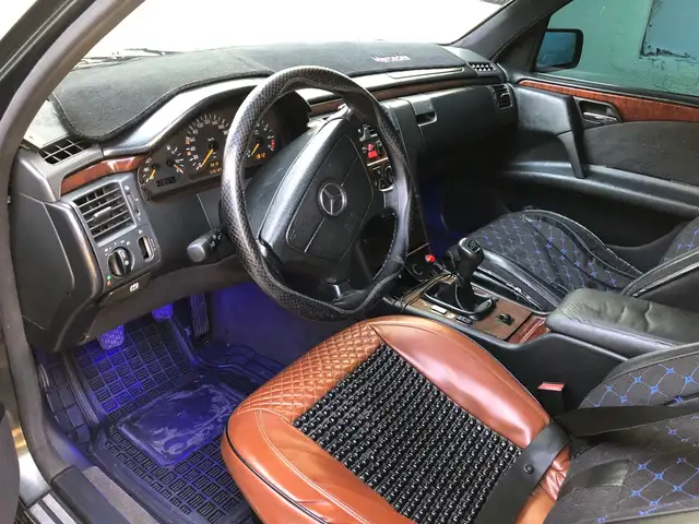 Mercedes -Benz E class 1995