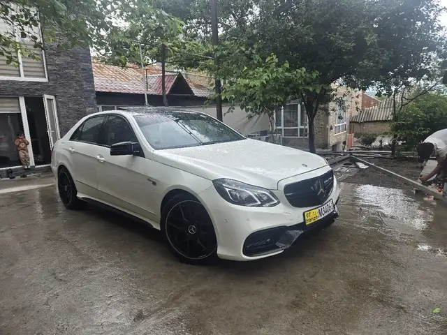 Mercedes -Benz E class 2010