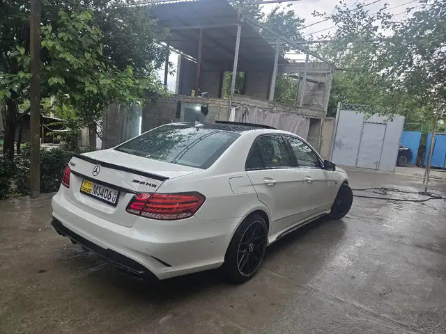 Mercedes -Benz E class 2010