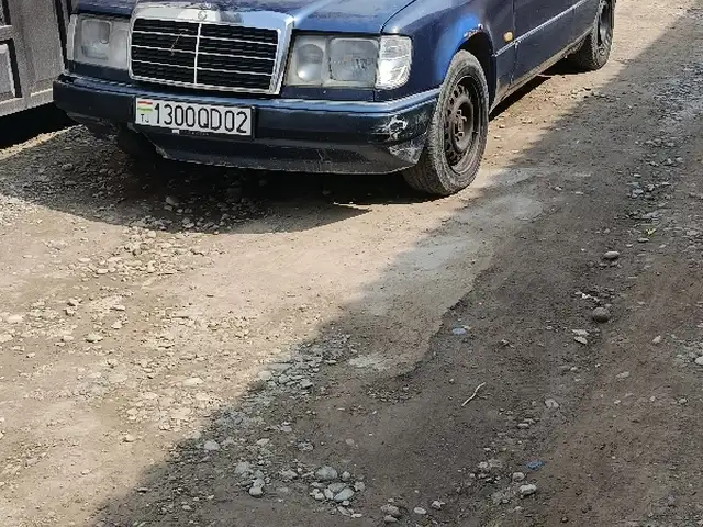 Mercedes -Benz W124 1992