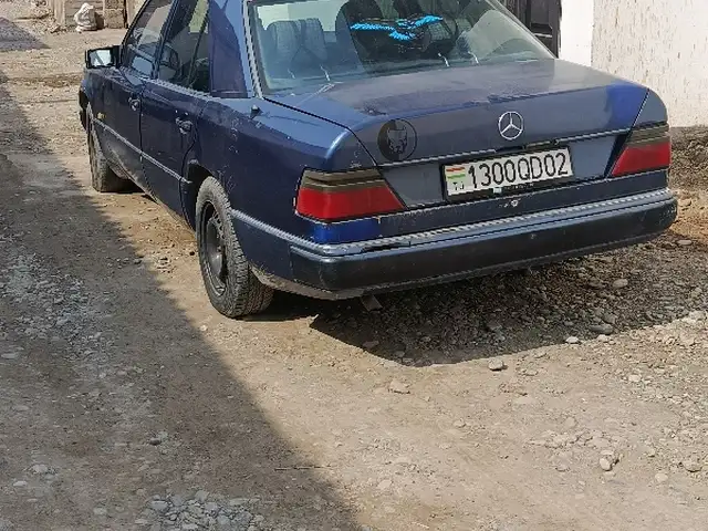 Mercedes -Benz W124 1992