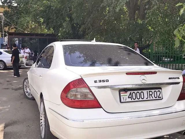 Mercedes -Benz E class 2008