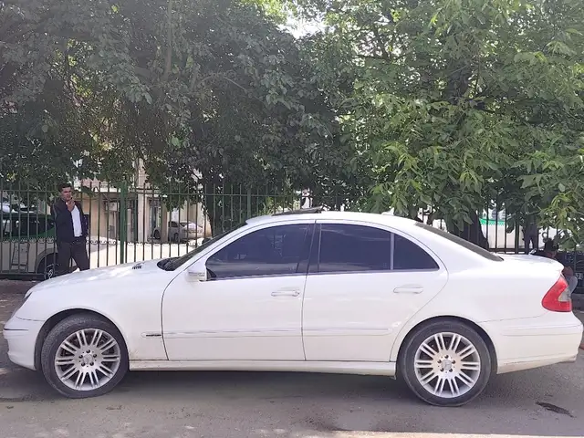 Mercedes -Benz E class 2008