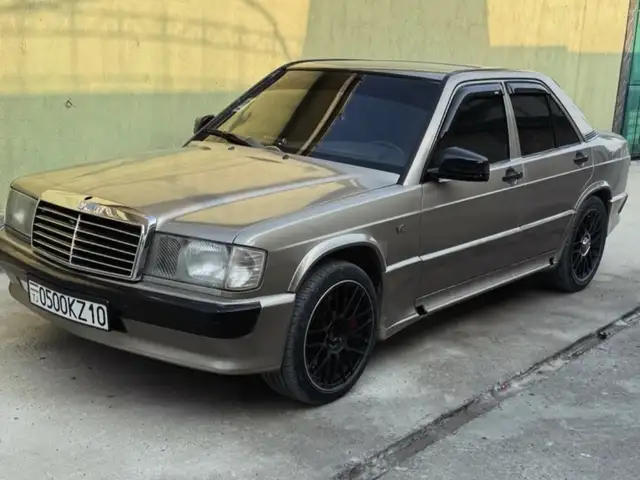Mercedes -Benz W201 1990