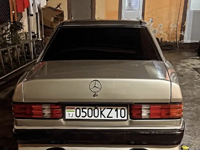 Mercedes -Benz W201 1990