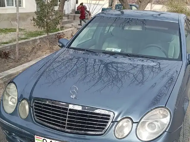 Mercedes -Benz E class 2003