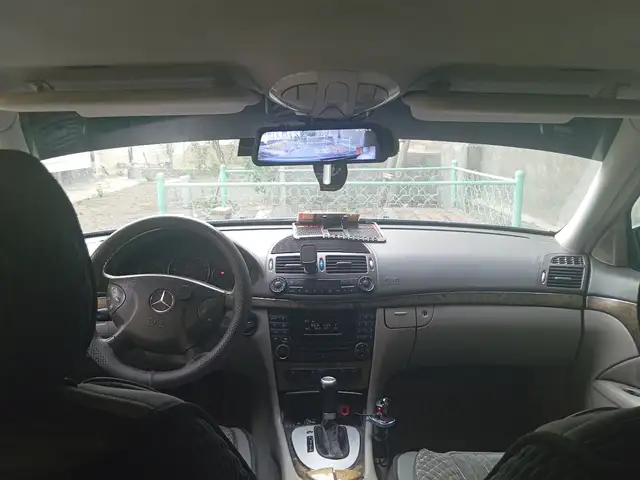 Mercedes -Benz E class 2003