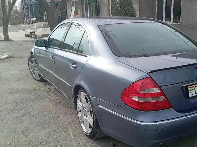 Mercedes -Benz E class 2003