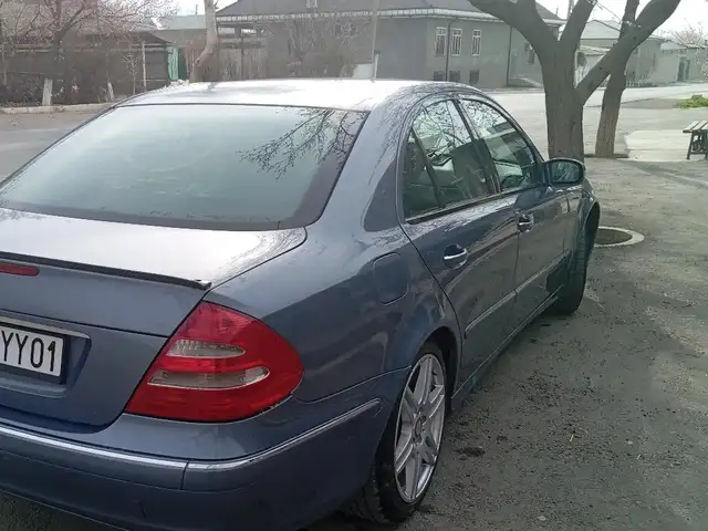 Mercedes -Benz E class 2003