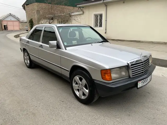Mercedes -Benz W201 1986