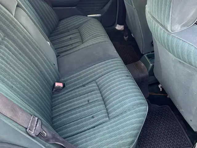 Mercedes -Benz W124 1990