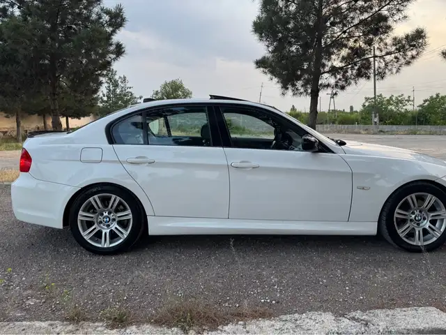 BMW 3 2011