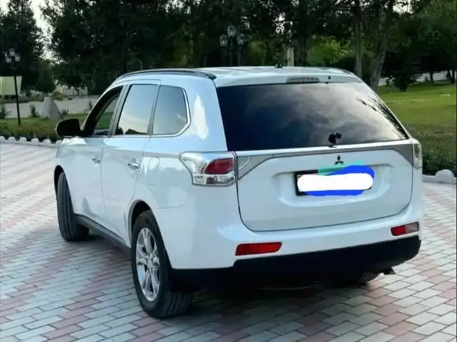 Mitsubishi Outlander 2014