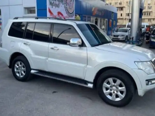 Mitsubishi Pajero 2016