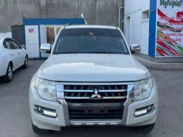 Mitsubishi Pajero 2016