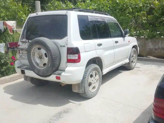Mitsubishi Pajero 2000