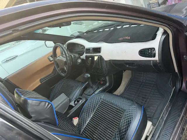 Mitsubishi Grandis 2006