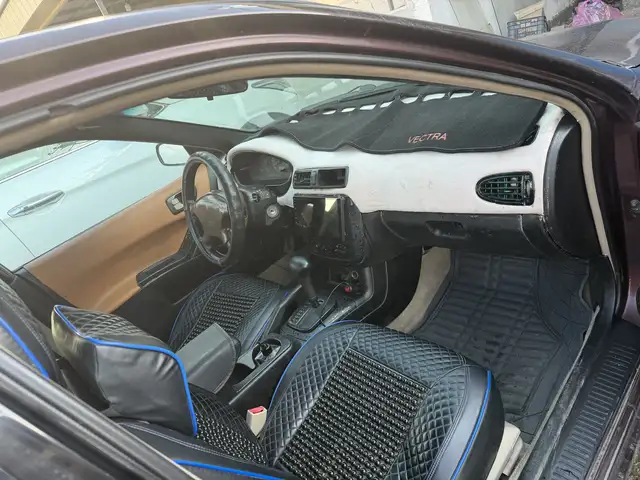 Mitsubishi Grandis 2006