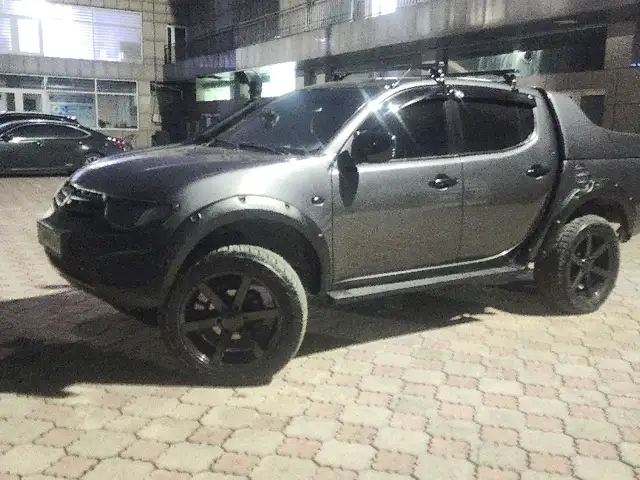 Mitsubishi L200 2012