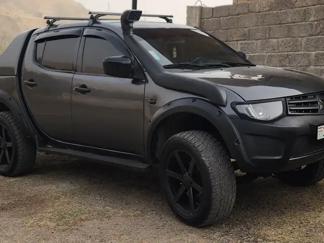 Mitsubishi L200 2012