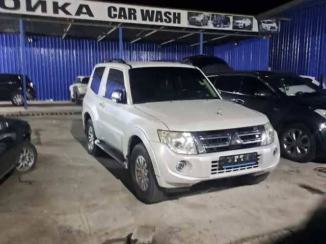 Mitsubishi Pajero 2014