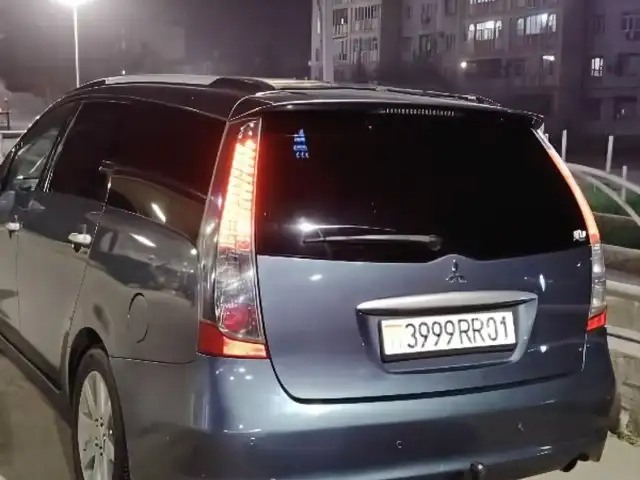 Mitsubishi Grandis 2007