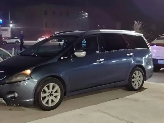 Mitsubishi Grandis 2007